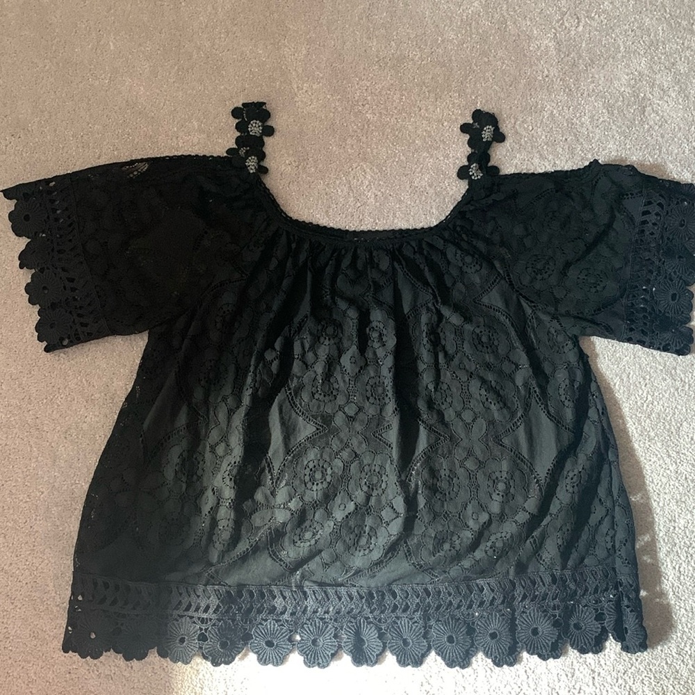 Dis Moi, stunning black Italian lace cold shoulder top, L-XL